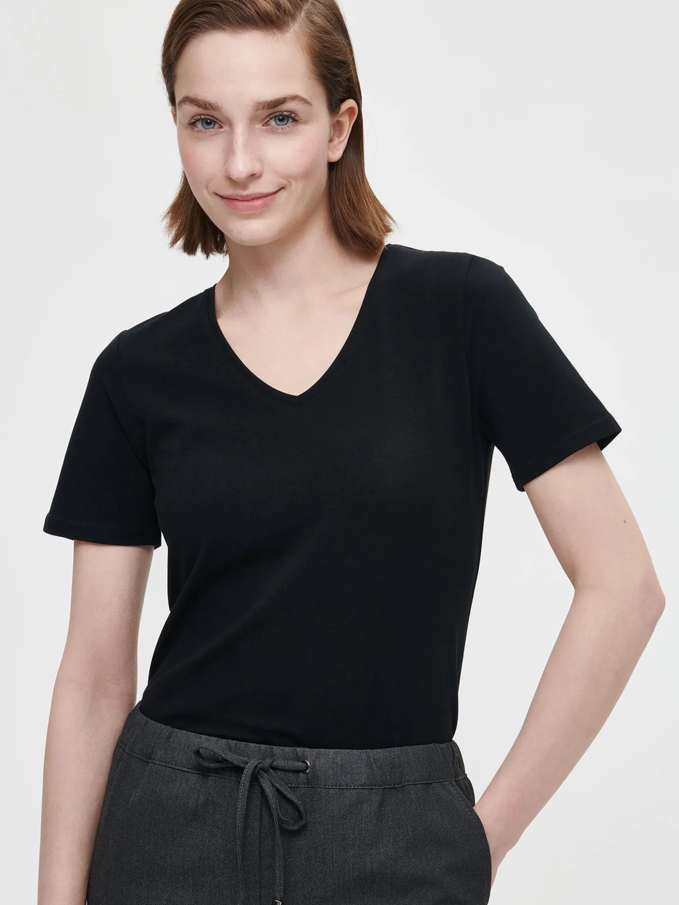 Basics|Paidat Ja Tunikat-Nanso BASIC t-paita - Musta